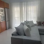 公寓 Georgia Centre Flat - 10 Min From The *