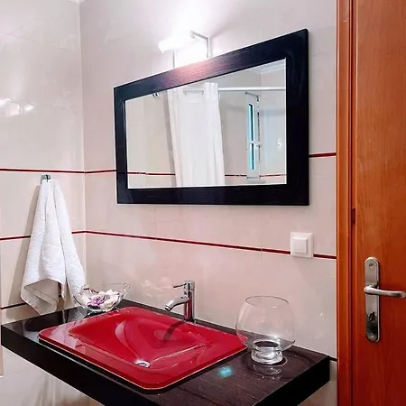 Georgia Centre Flat - 10 Min From The *