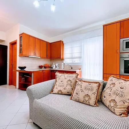 Georgia Centre Flat - 10 Min From The *