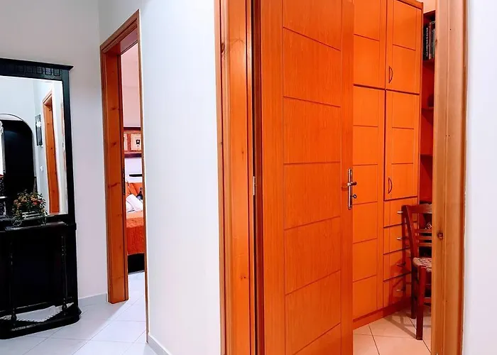 Georgia Centre Flat - 10 Min From The Апартаменты Ретимно