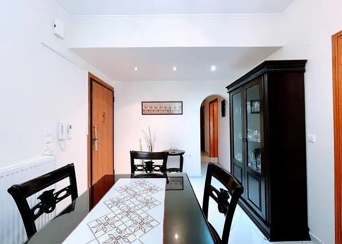 Georgia Centre Flat - 10 Min From The Апартаменты